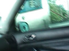 Une brune aux gros seins fait une bonne pipe à vidéo amateur pornographique ce caméraman chanceux