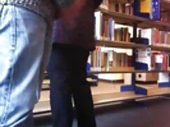 Une blonde chic suce et chevauche la virilité porono vidéos raide d'un amant bien membré