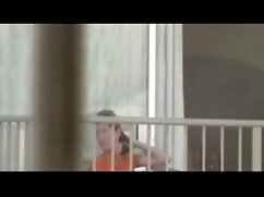 Une brune video gratuite cuni encrée aux gros seins prend une bite bien dure