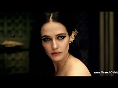 Une fille aux yeux bleus avec de faux cils you porn video gratuite utilise un gode pour faire jouir la chatte