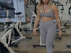 Honey Gold, une étudiante encrée xxx video tukif chevauche une belle bite