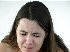 Des video gratuites mature ex-amants enlacent leurs corps nus dans la chambre pour la dernière fois