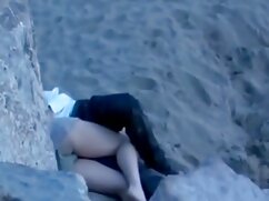 Une vidéos gratuites de jacquie et michel brune aux gros seins se déshabille et se fait pilonner par son petit ami