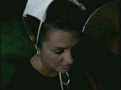 La film xxx gratuit en streaming jeune fille le fait avec l'homme sur une balançoire de pneu de parc public