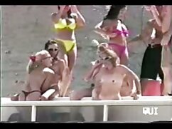 Un homme excité frappe bien une jeune mec gay video adolescente thaïlandaise obéissante dans diverses poses