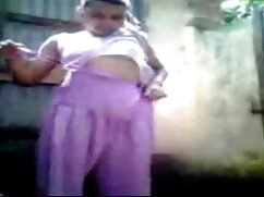 Séduisante fille aux gros seins prend une tukif vidéo porno gratuit bite raide dans la douche de son demi-frère