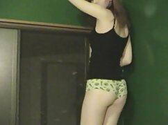 Jiggly ass babe se fait sodomiser avant film porno amateur streaming de sucer une grosse bite