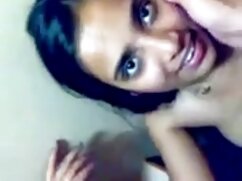 Trois chaudasses brunes vidéos porno chatte poilue en action de jouet sexuel lesbien