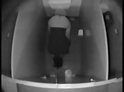Une jolie fille fait une video de sexe tu kiff pipe et un tour de bite dans une vidéo de style POV