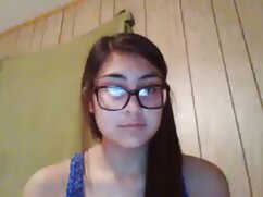 Ebony chick suce une grosse bite et un mec avec des dreadlocks video xxx tukif baise la chatte