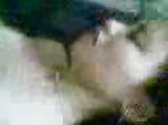 Jeune rouquine aux petits vidéo porbo seins adore chevaucher de grosses bites