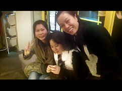 Trois jeunes filles font l'amour avec les video cunnilingus gratuit lesbiennes